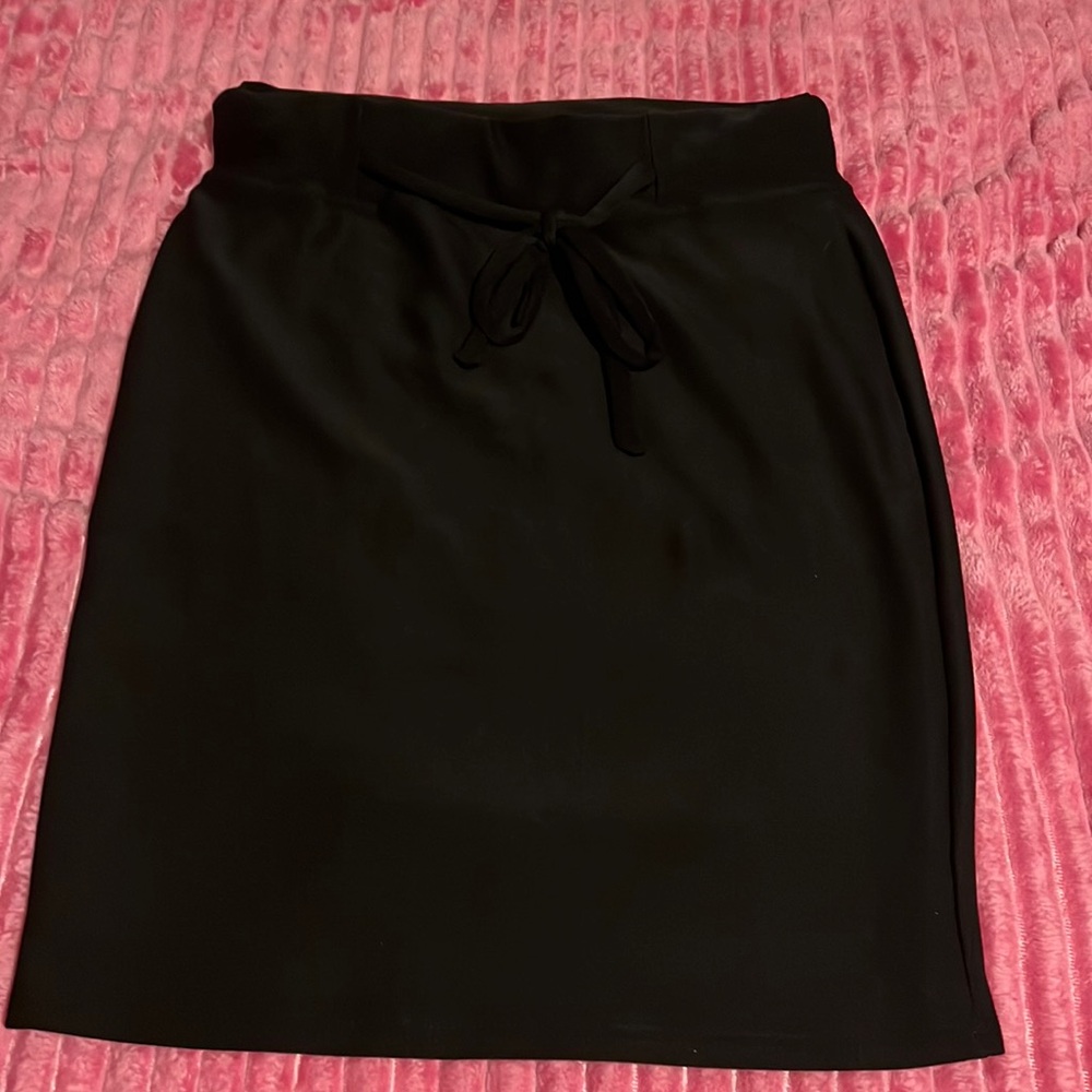 Black M skirt